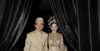 Usai akad nikah, Athina Papadimitrou dan Rio Haryanto melangsungkan resepsi pernikahan [@leonardowedding]